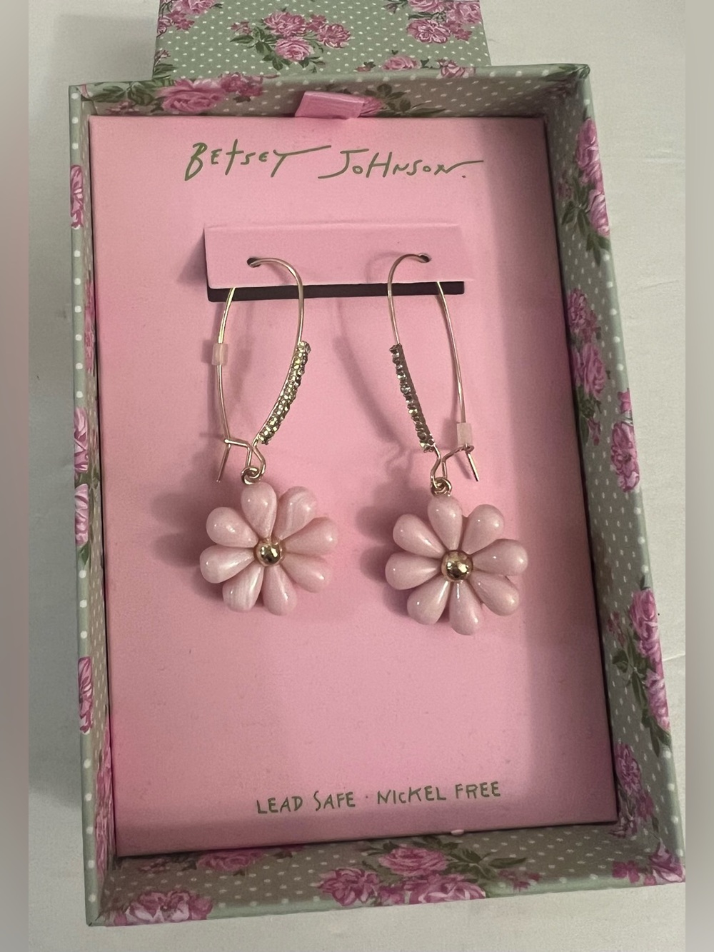 Betsey Johnson Gold tone Pink Daisy Drop Earrings - Picture 13 of 16